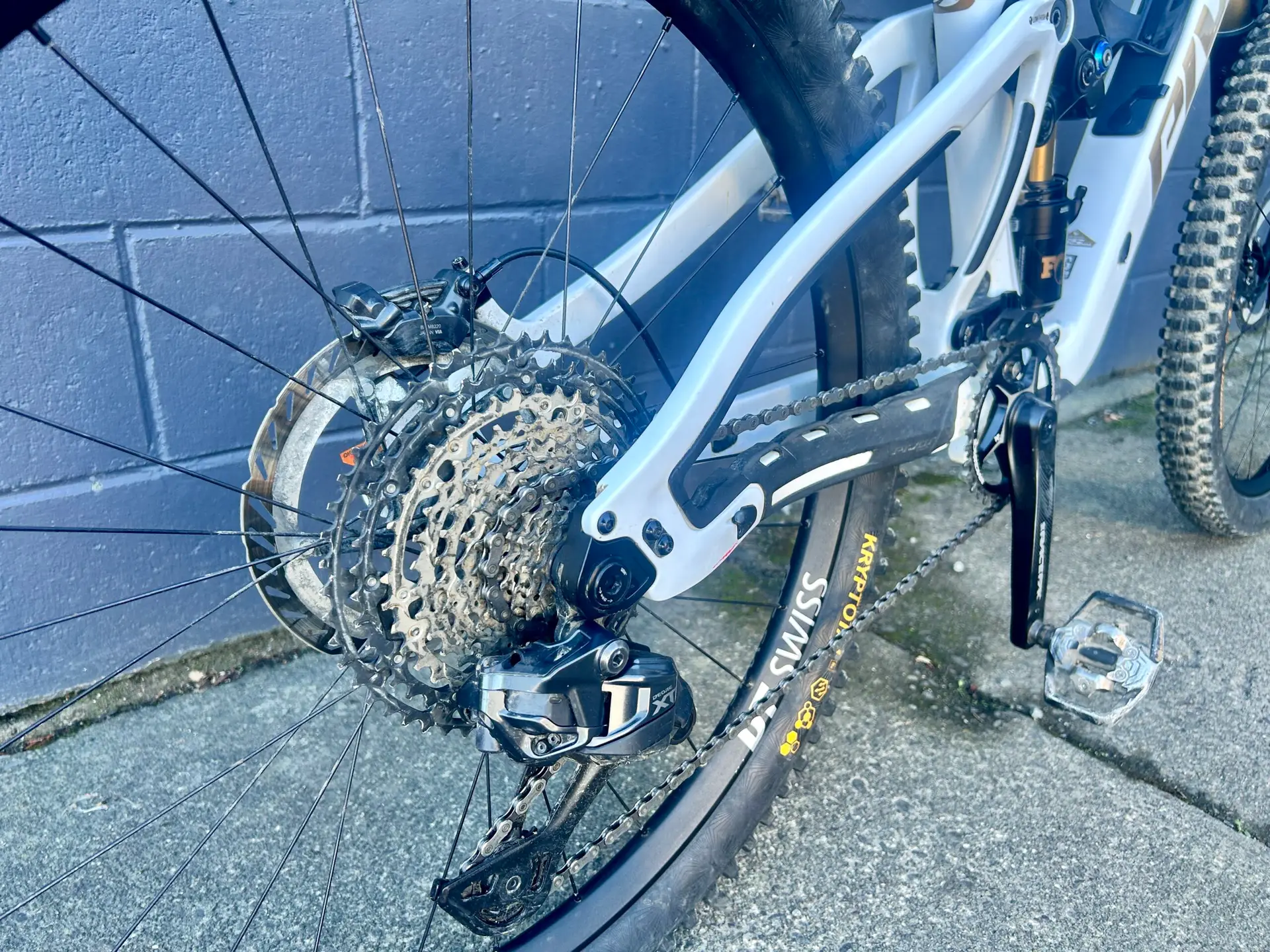 Ex Demo Pivot Firebird V5 Pro XT Di2 LG - Image 5